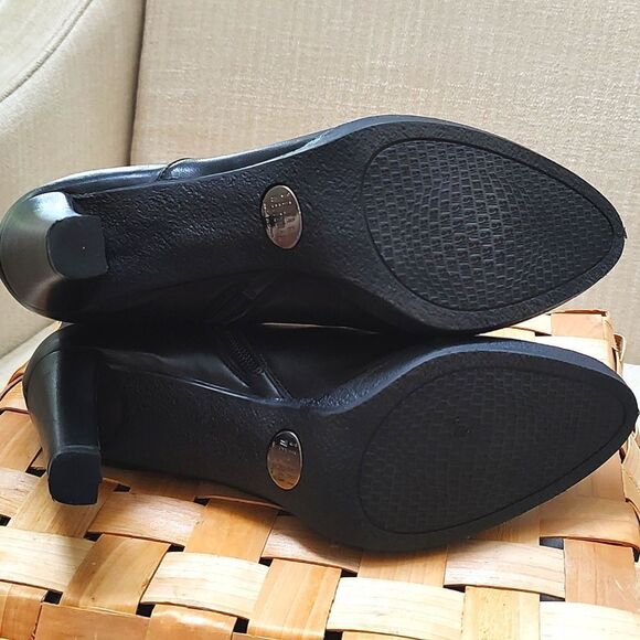 Stuart Weitzman Black Leather Heeled Ankle Boots - Picture 6 of 10